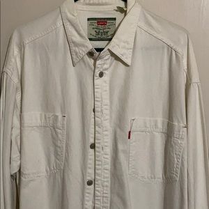 Vintage white Levi’s long sleeves shirts.